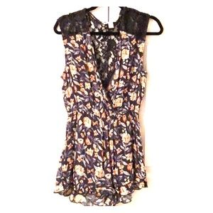 Floral Romper with lace details